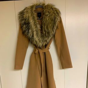 Forever21 Camel Coat with removable faux fur collar. Size L